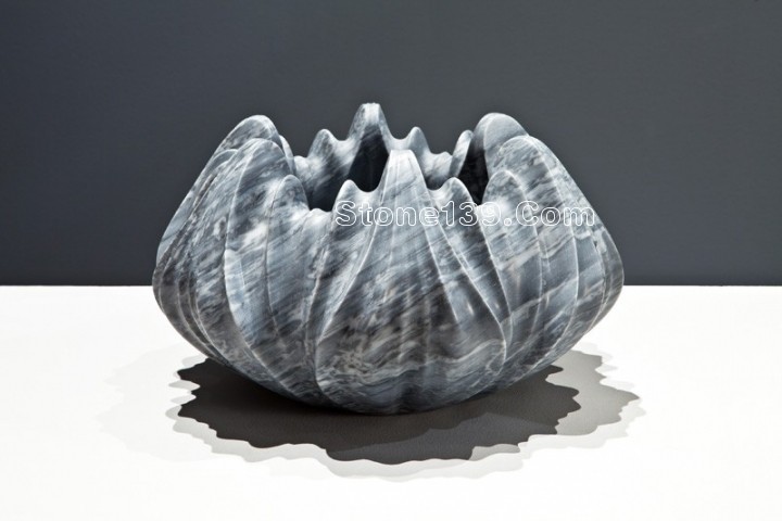 Zaha Hadid設計的創(chuàng)意大理石花瓶The Tau Vase