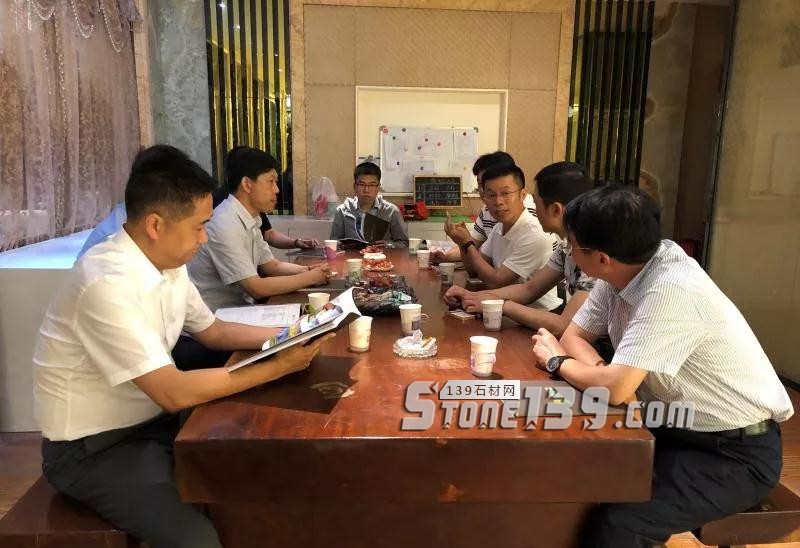 中國(guó)新興礦業(yè)考察團(tuán)到水頭考察石材產(chǎn)業(yè)情況，對(duì)接設(shè)立“石材產(chǎn)業(yè)聯(lián)盟與推廣平臺(tái)”事宜