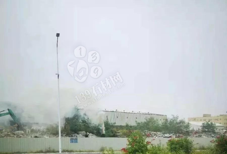 福建南安市石井鎮(zhèn)拆石材廠棚，移石材方料