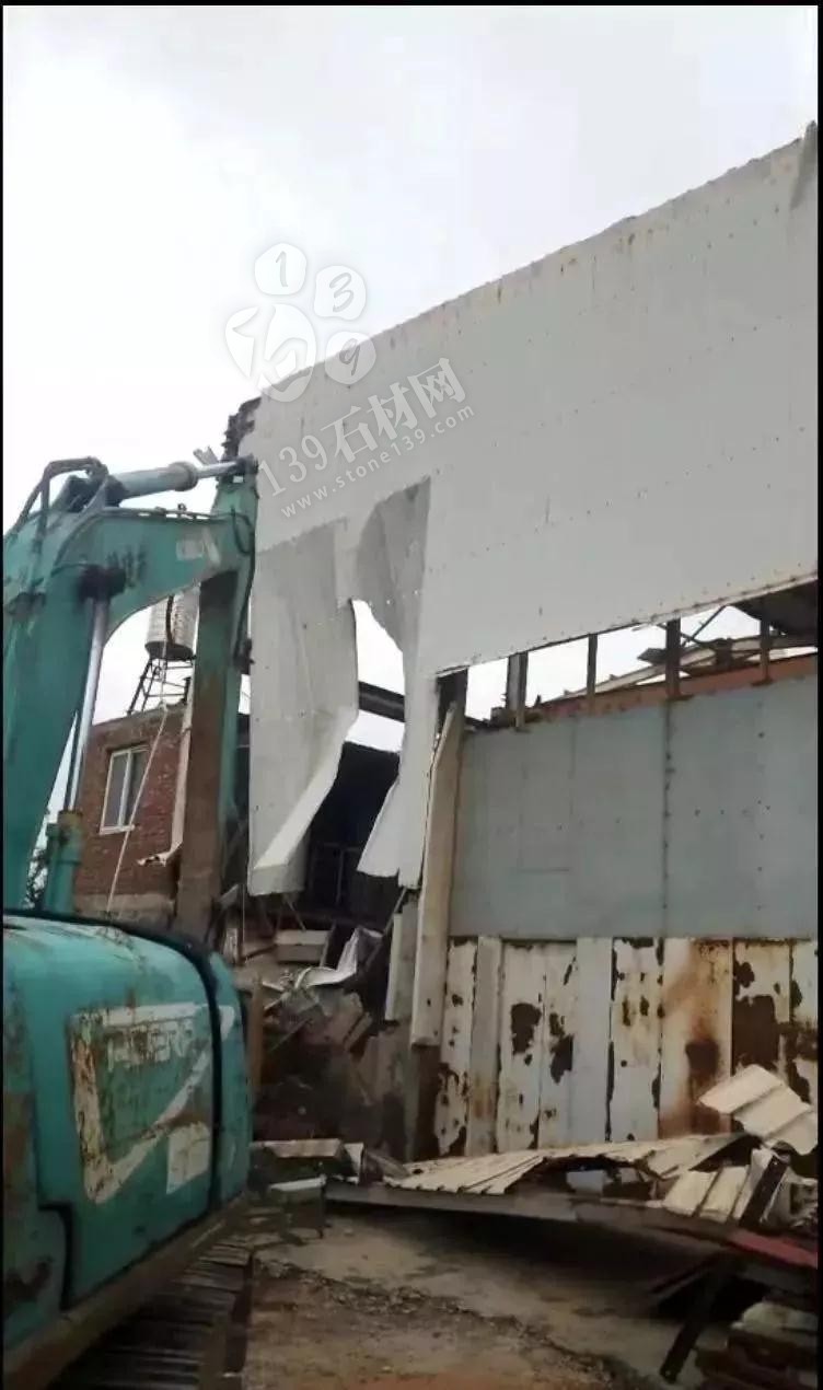 福建南安市石井鎮(zhèn)拆石材廠棚，移石材方料