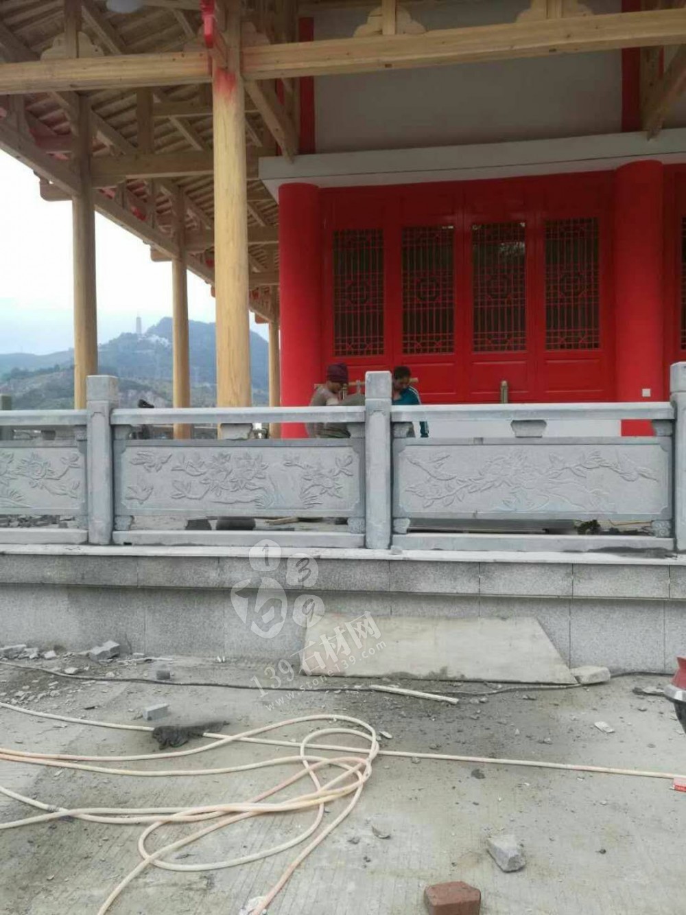 田中石材異形廠(chǎng)主營(yíng)石材圓柱、石材雕刻、石材欄桿、圓球、擋車(chē)石、線(xiàn)條、異形