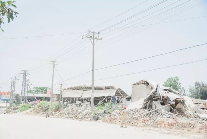 南安市石井鎮(zhèn)“重拳出擊”：取締“三無”石材加工廠，拆除面積總計1670平方米