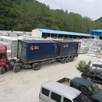 梨花白是建筑材料、園林、廣場(chǎng)地鋪的理想石料
