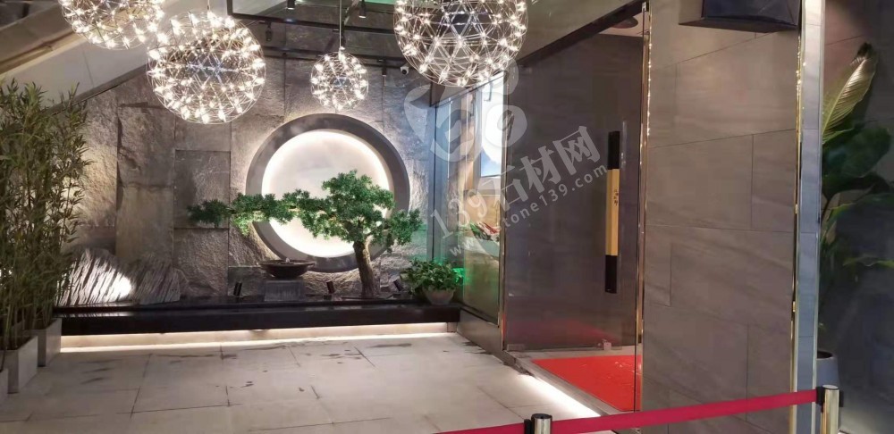 芝麻黑等黑色石材自然面復(fù)古背景墻裝飾 中國(guó)風(fēng)的韻味 世界流行