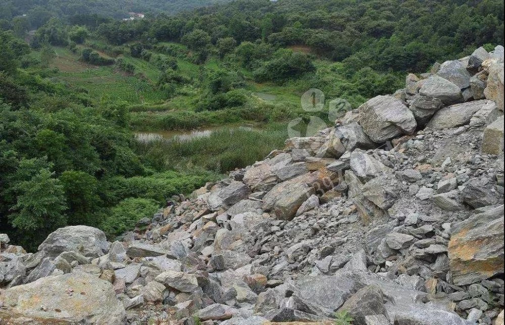 采石場(chǎng)尾礦制砂：為幾百億噸廢棄礦山土石料謀出路！