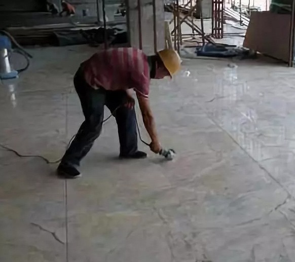 新房大理石地板為什么會(huì)空鼓？都是哪些原因造成的？