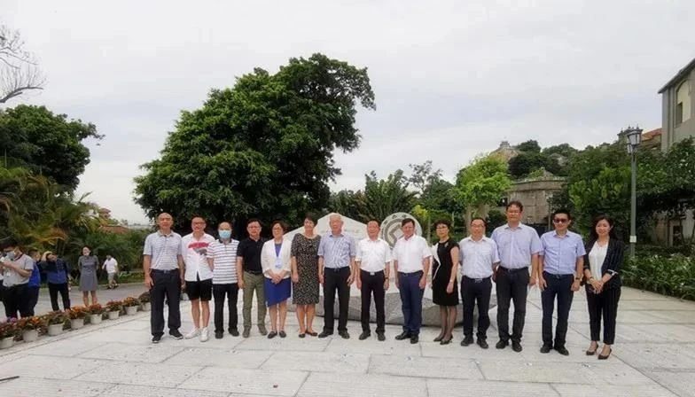 熱點(diǎn) | 萬(wàn)里石股份捐贈(zèng)，惠安617雕刻，鼓浪嶼世遺標(biāo)志“時(shí)光晶體”今日落成
