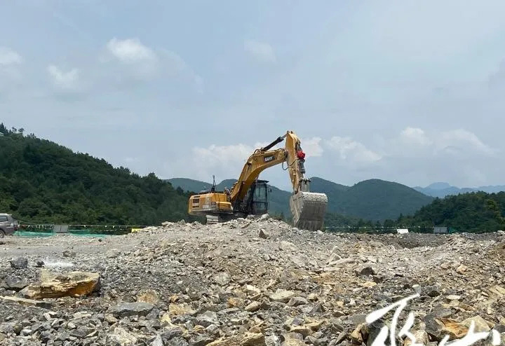 重慶巫山縣副縣長(zhǎng)陳恭福率隊(duì)開(kāi)展露天非煤礦山安全生產(chǎn)監(jiān)督檢查