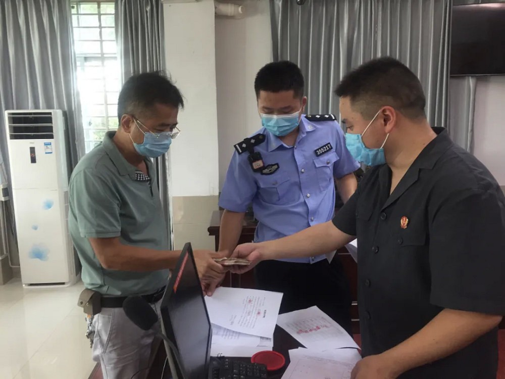 時隔4年！福建南安52名工人追回近135萬被欠工資