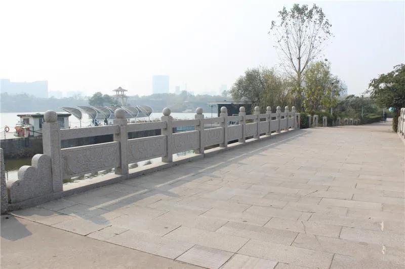 五蓮花石材在北方大概跟曾經(jīng)的福建羅源紅664一樣