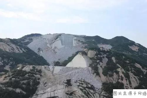 麻城市堅(jiān)持發(fā)展綠色礦山，積極落實(shí)省級(jí)環(huán)保督查，實(shí)現(xiàn)經(jīng)濟(jì)和環(huán)境協(xié)調(diào)發(fā)展