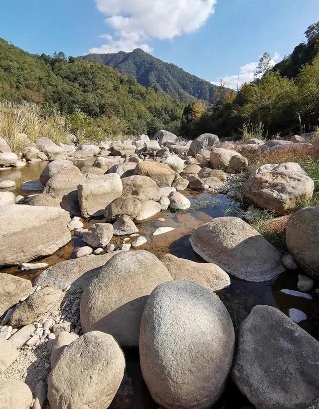 人跡罕至！浙江溫州永嘉這里有條花崗巖石河、平板溪