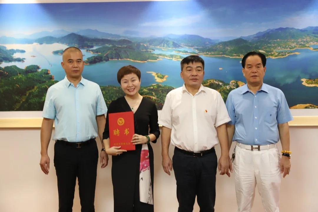 【石界大愛(ài)】近期，眾多石企認(rèn)捐數(shù)千萬(wàn)，用于開(kāi)展扶貧濟(jì)困、文化教育等慈善公益活動(dòng)