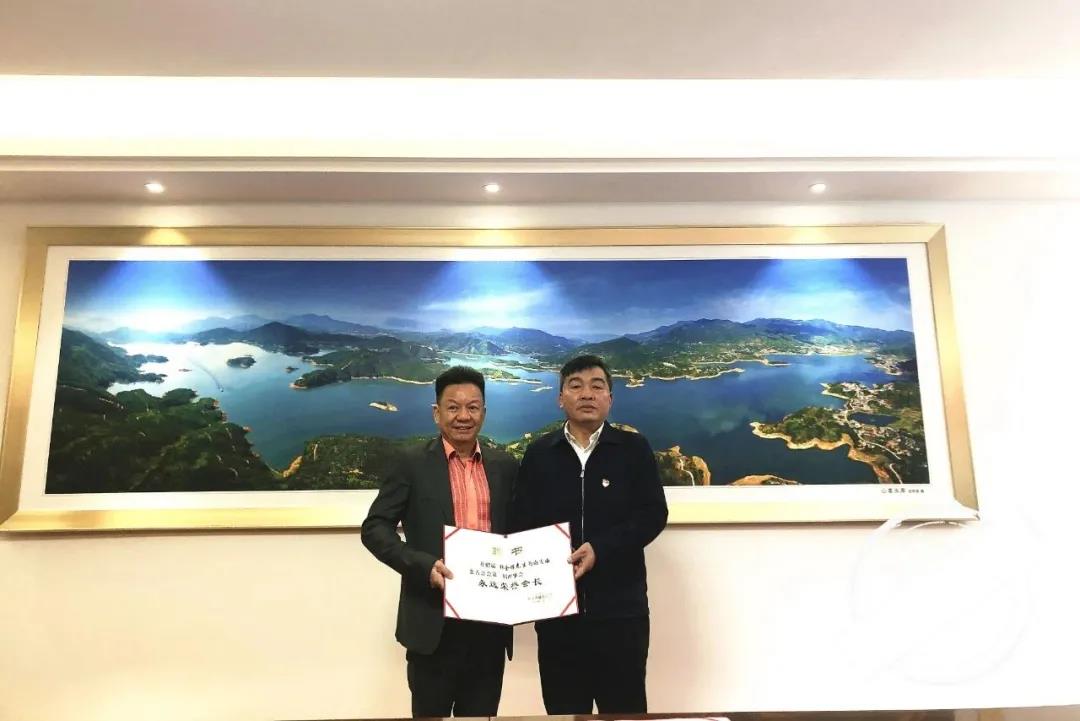 【石界大愛(ài)】近期，眾多石企認(rèn)捐數(shù)千萬(wàn)，用于開(kāi)展扶貧濟(jì)困、文化教育等慈善公益活動(dòng)
