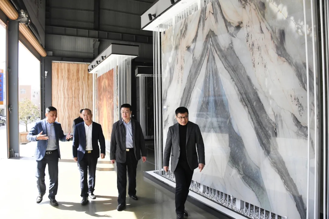 全國(guó)工商聯(lián)石材業(yè)商會(huì)一行前往河北省香河石材城走訪會(huì)員企業(yè)開展調(diào)研工作
