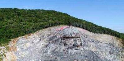 湖北“變廢為寶”，花2.5億改廢棄采石場，建成我國最大山體雕像，當?shù)厝耍汉苡幸饬x 