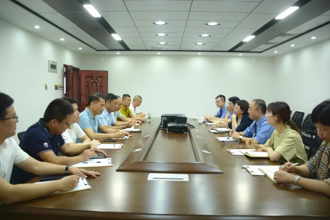南安市檢察院黨組書記、檢察長曾閩宏帶隊(duì)到南安市石材協(xié)會(huì)調(diào)研