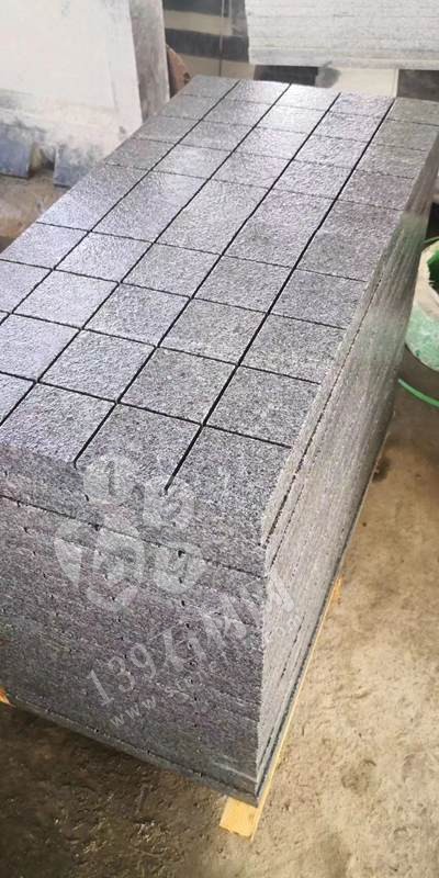 【鐘山大枋石業(yè)】經(jīng)營(yíng)廣西芝麻黑654毛光板、樹(shù)池石、水溝蓋板、馬蹄石、園林環(huán)境等異形石材