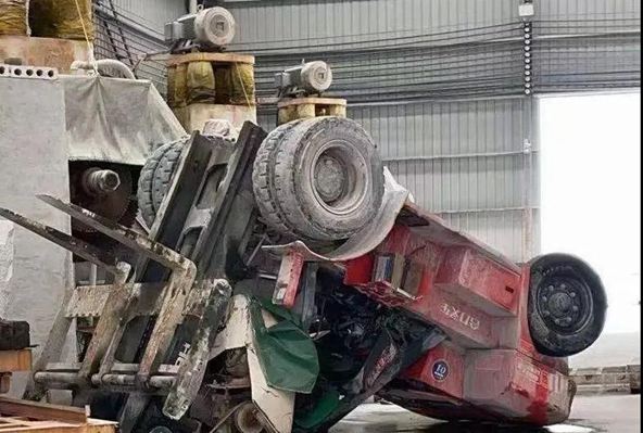 麻城石材工人砸廠事件持續(xù)發(fā)酵，警方已介入調(diào)查！兩敗俱傷，得不償失！