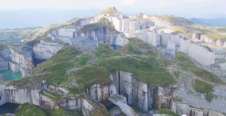 圖賞封礦后的福建最大石材礦山——長泰吳田山！
