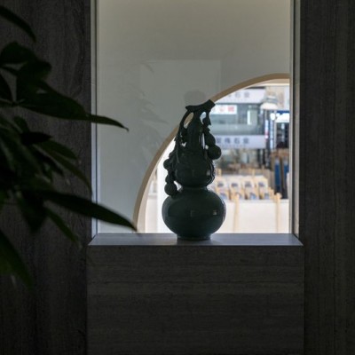 藍(lán)木紋鏤空窗戶(hù)裝飾